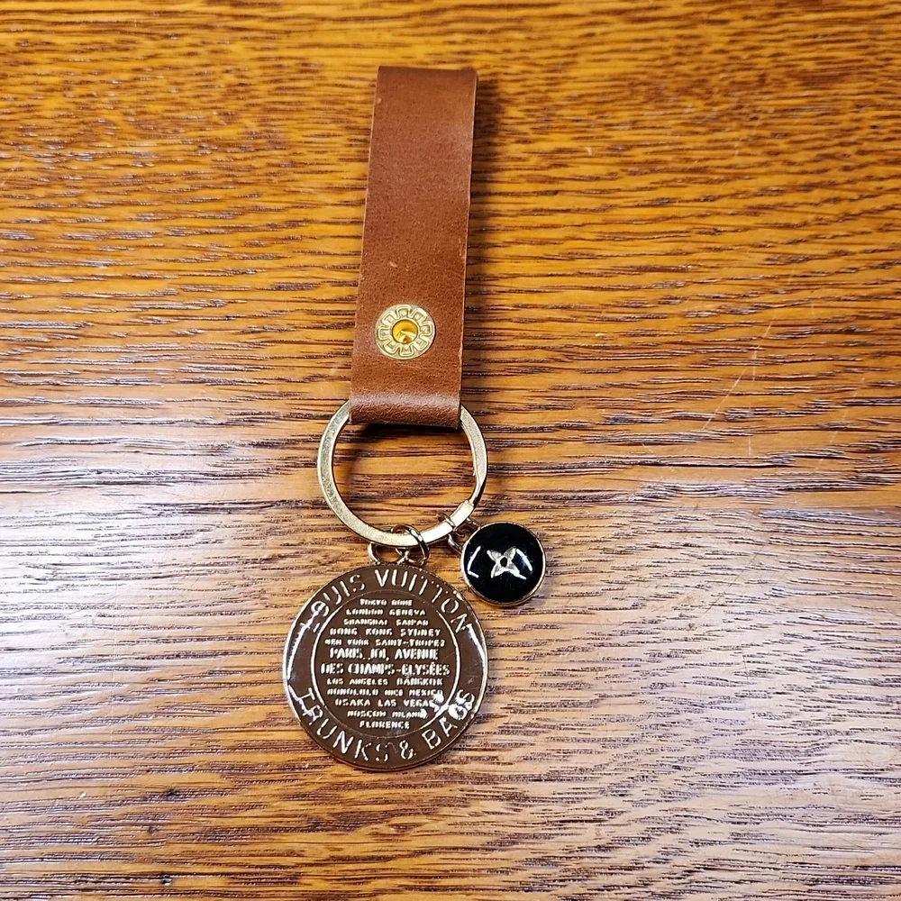 FASHION Brown Key Fob with Logo Charms